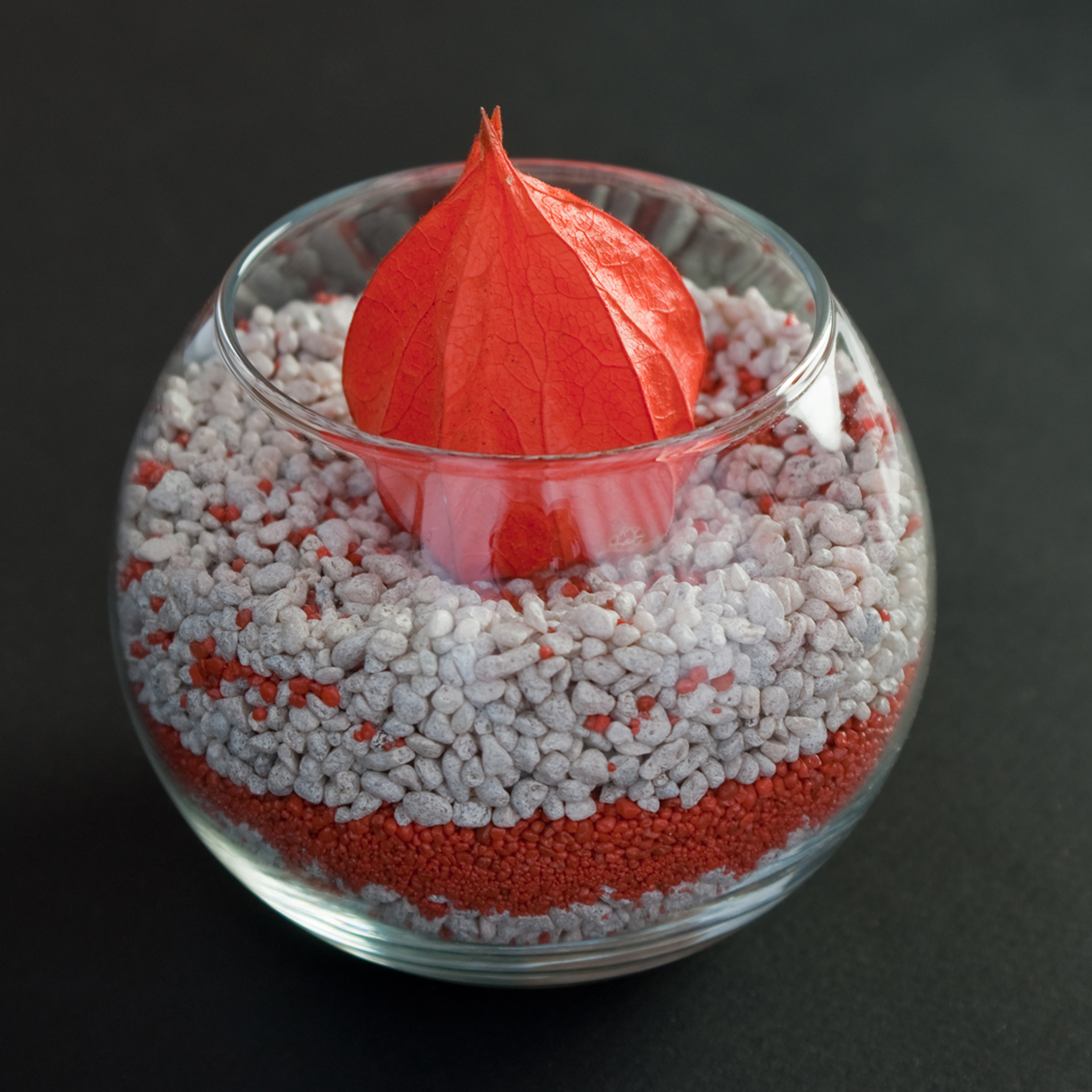 Pearl Stone used in glass bowl with red flower
